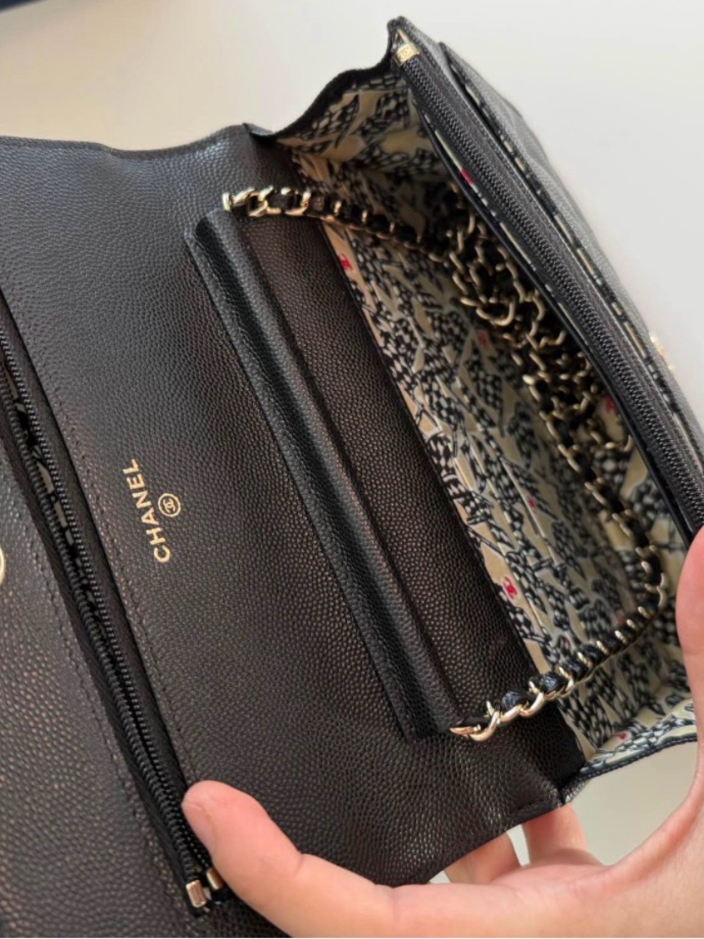 CHANEL Black Quilted Crossbody Wallet with Champagne Gold CC - Picture 3 of 11